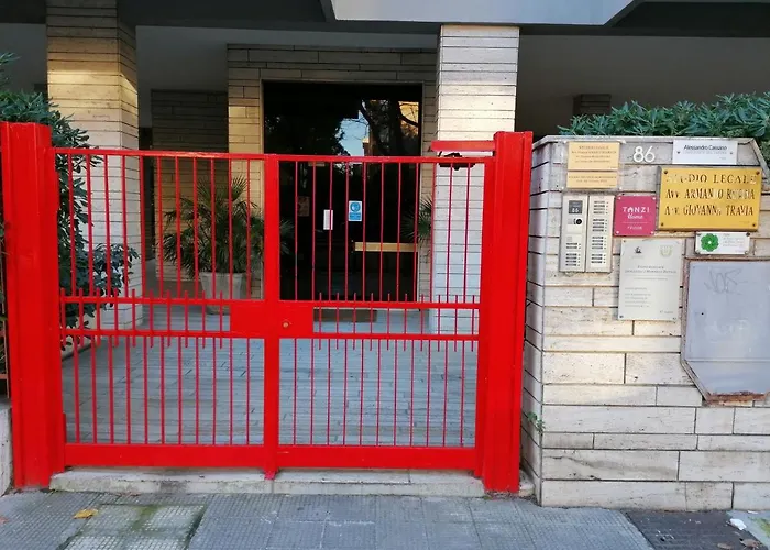 Tanzi לינה וארוחת בוקר 4*