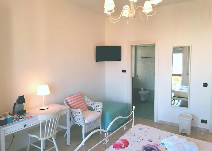 Tanzi לינה וארוחת בוקר