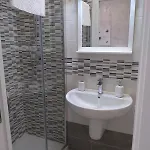 Alojamento de Acomodação e Pequeno-almoço Tanzi 3*