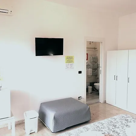 فندق مبيت وإفطار Tanzi 3*