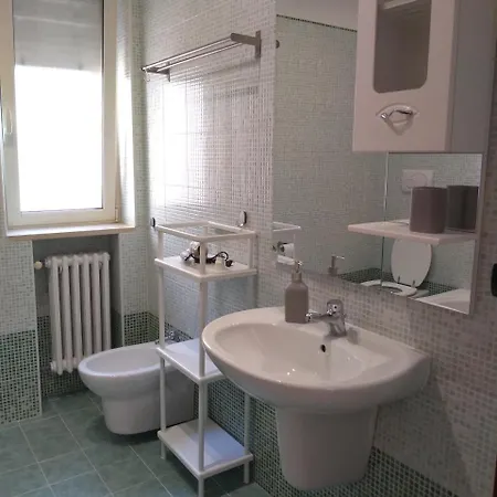 فندق مبيت وإفطار Tanzi 3*